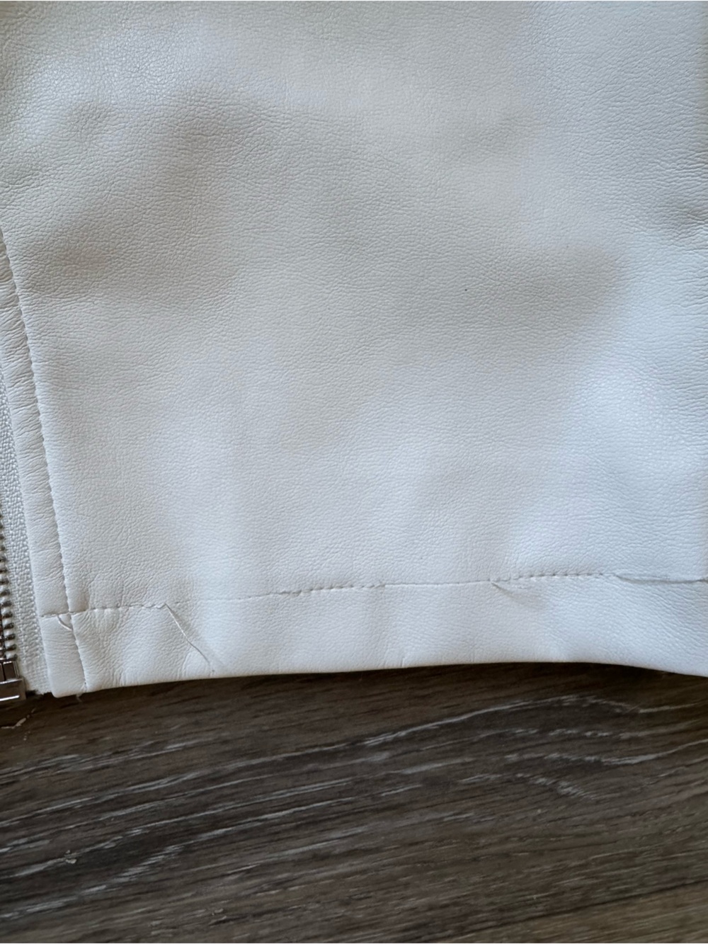 MANIERE DE VOIR Beige & White Zip-Front Sculpted Crop Tank - Picture 6 of 8